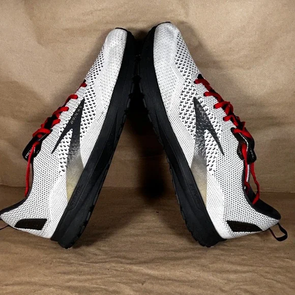 Brooks Revel 4 Mens Running Shoes White Black Red 1103471D151 Size 13 D - Picture 7 of 10